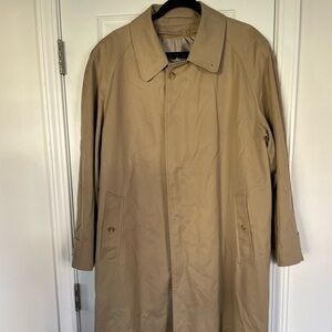 Men’s Burberrys trench coat